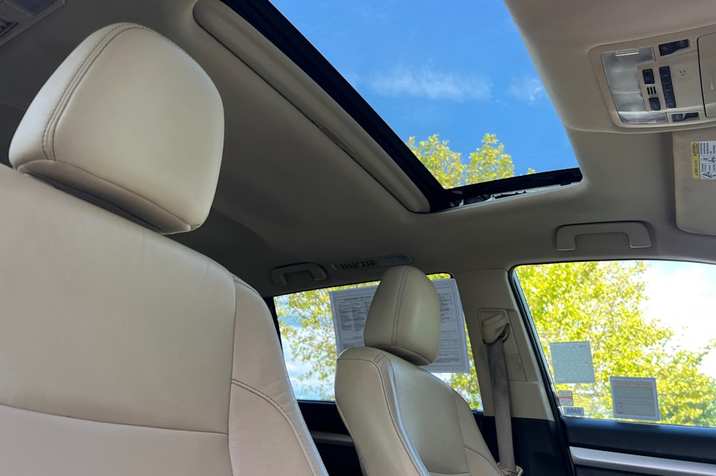 Thumbnail: 2014 Toyota Highlander - 23