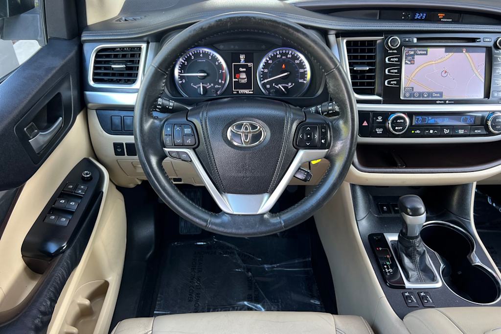 Thumbnail: 2014 Toyota Highlander - 12