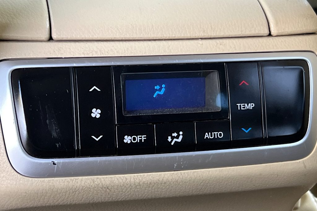 Thumbnail: 2014 Toyota Highlander - 13