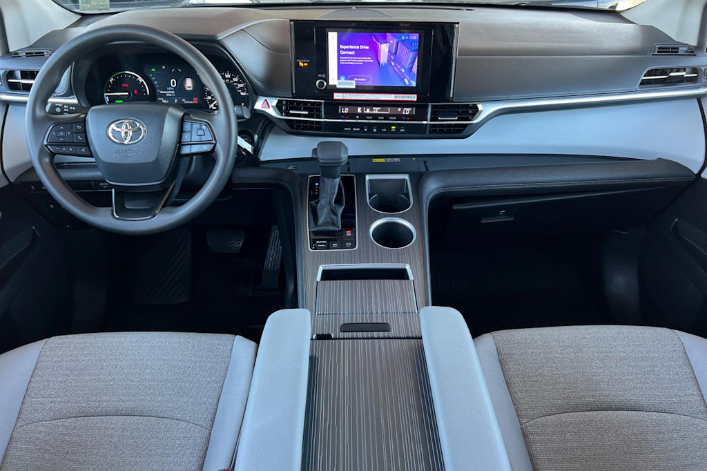 Thumbnail: 2025 Toyota Sienna - 2