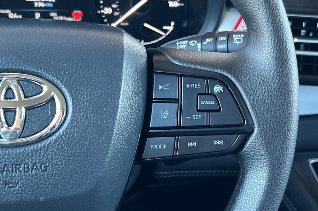 Thumbnail: 2025 Toyota Sienna - 30