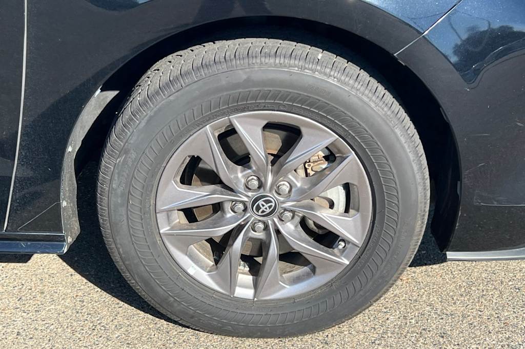 Thumbnail: 2023 Toyota Sienna - 20