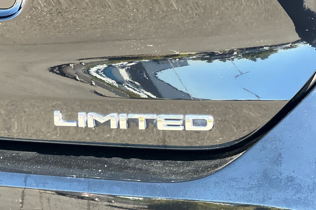 Thumbnail: 2023 Toyota Highlander - 7