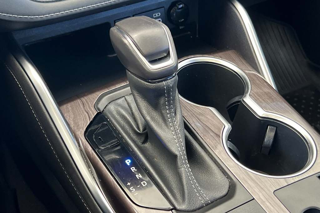 Thumbnail: 2023 Toyota Highlander - 14