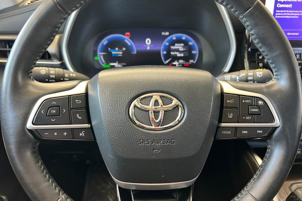 Thumbnail: 2023 Toyota Highlander - 30