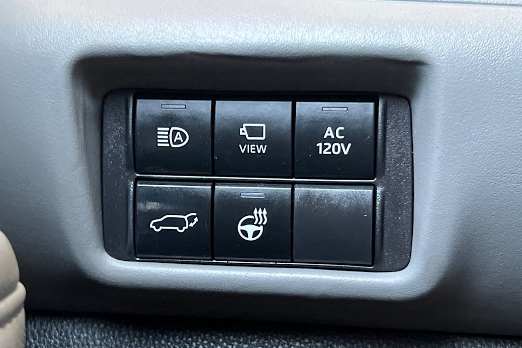 Thumbnail: 2023 Toyota Highlander - 35