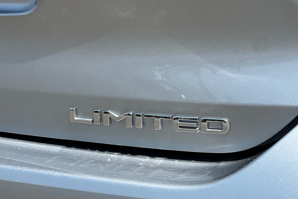 Thumbnail: 2023 Toyota Highlander - 7