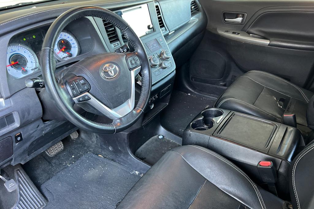 Thumbnail: 2015 Toyota Sienna - 2