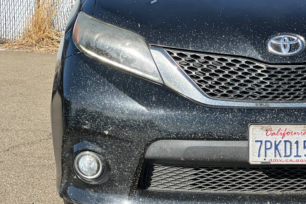 Thumbnail: 2015 Toyota Sienna - 18