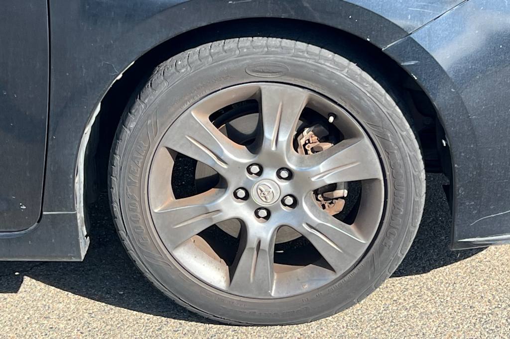 Thumbnail: 2015 Toyota Sienna - 19