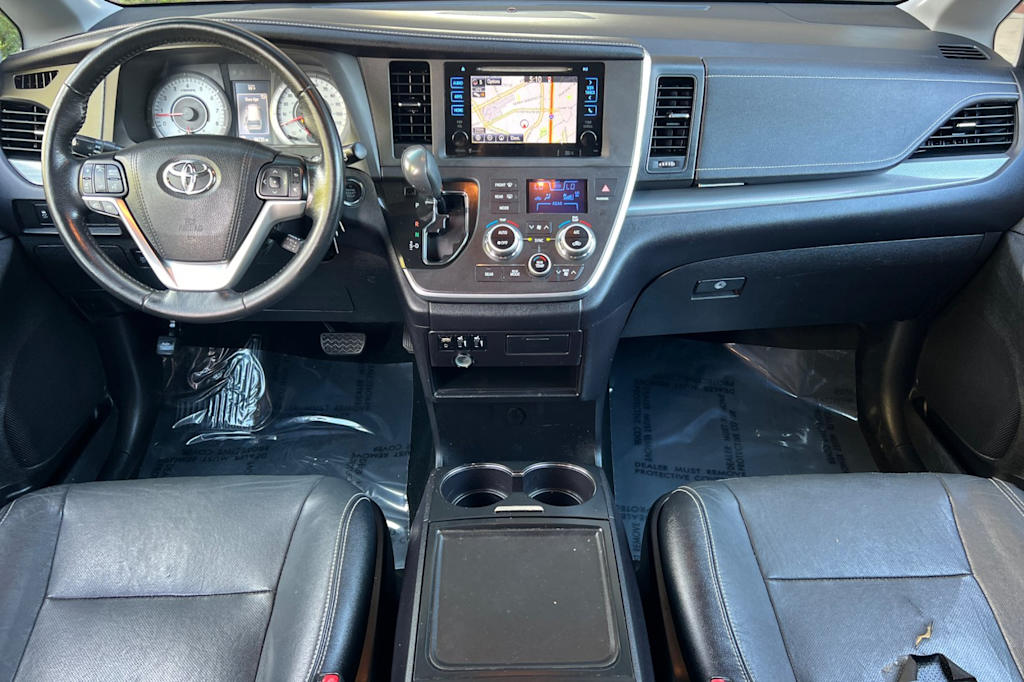Thumbnail: 2015 Toyota Sienna - 2