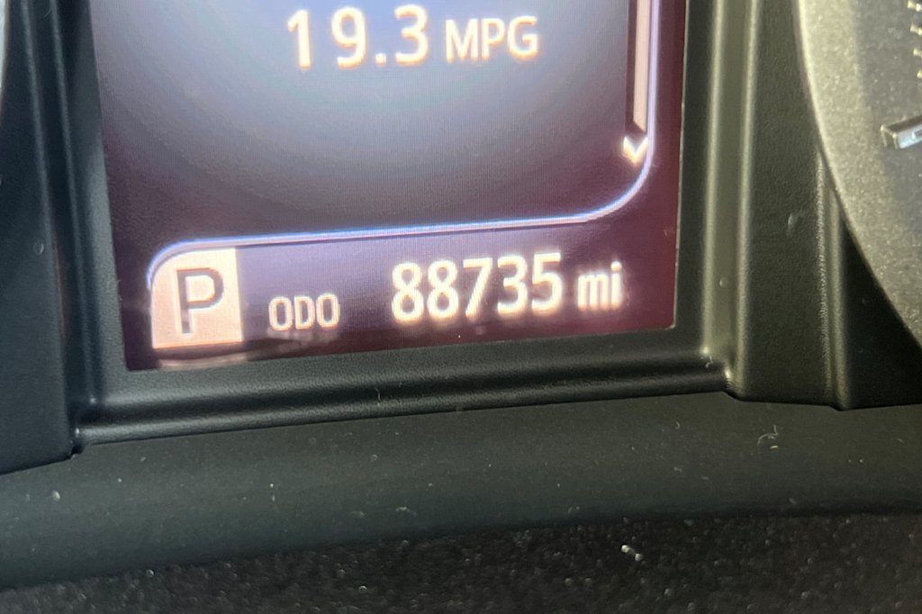Thumbnail: 2015 Toyota Sienna - 32