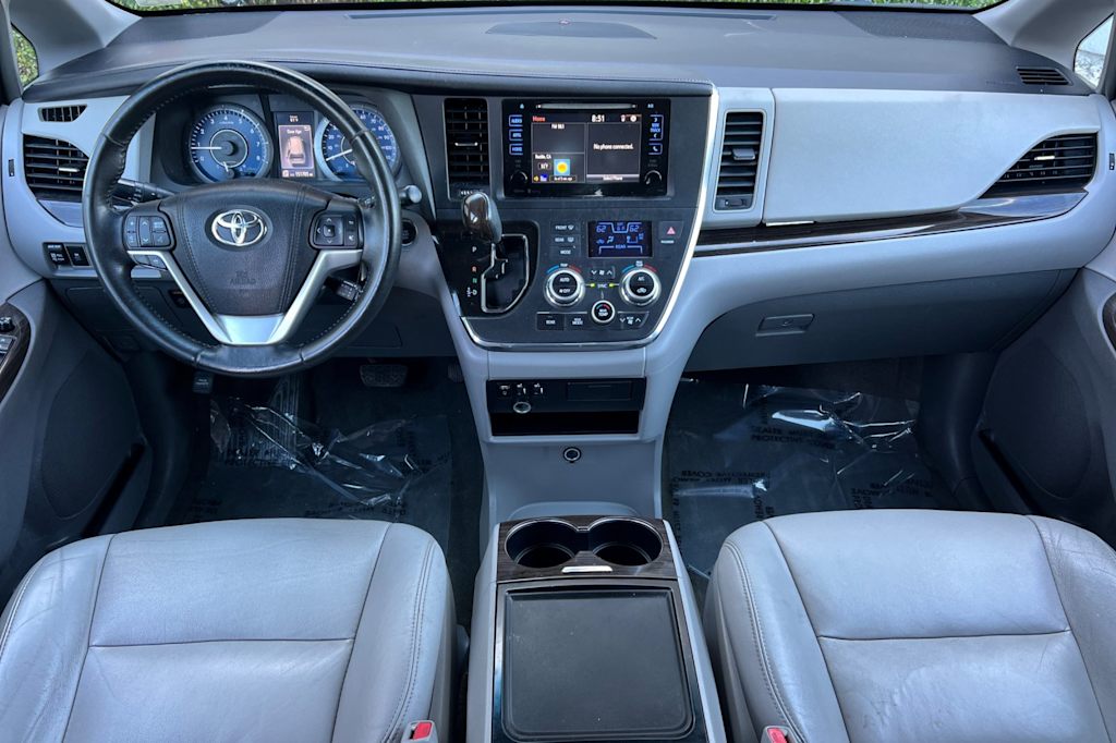 Thumbnail: 2015 Toyota Sienna - 2
