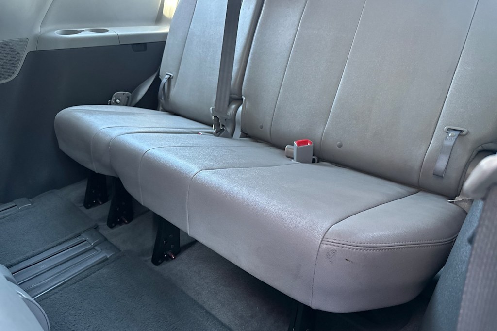 Thumbnail: 2015 Toyota Sienna - 24