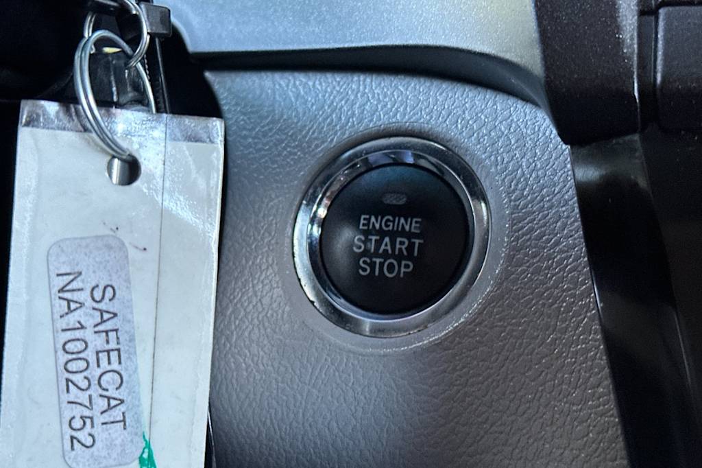 Thumbnail: 2015 Toyota Sienna - 30