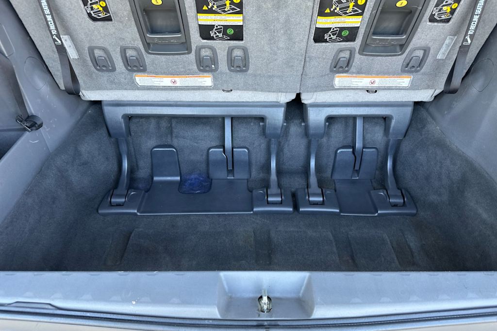 Thumbnail: 2015 Toyota Sienna - 16