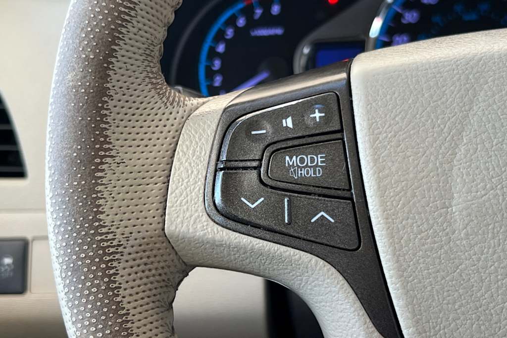 Thumbnail: 2014 Toyota Sienna - 29