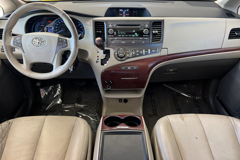 Thumbnail: 2014 Toyota Sienna - 2