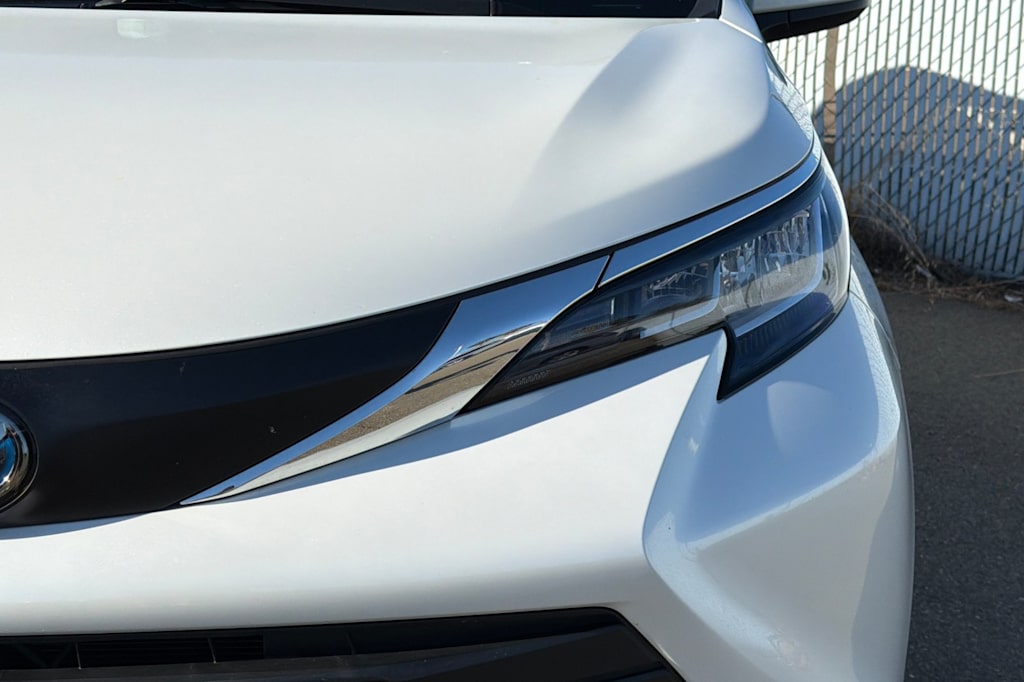 Thumbnail: 2023 Toyota Sienna - 15