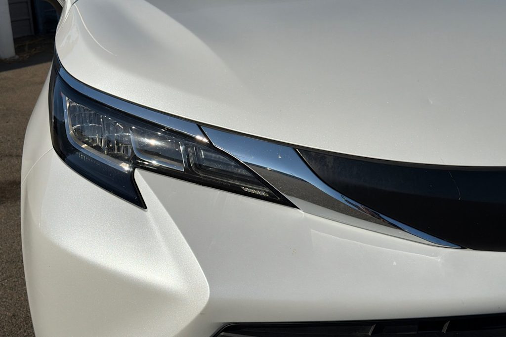 Thumbnail: 2023 Toyota Sienna - 18