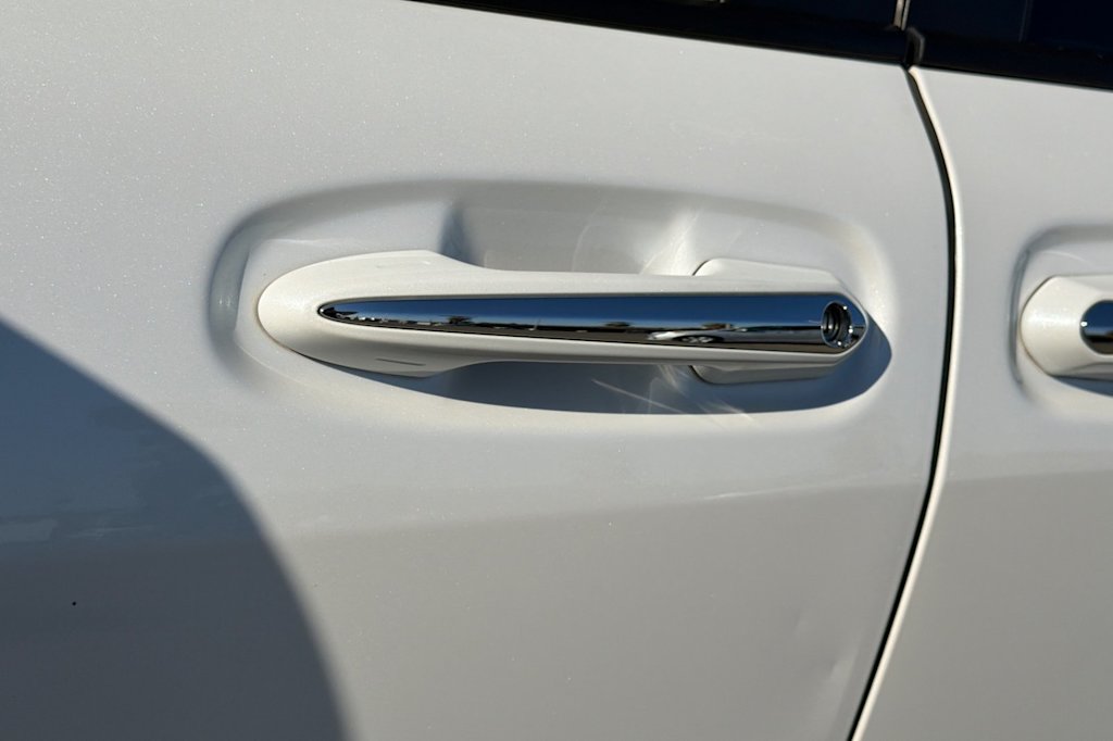 Thumbnail: 2023 Toyota Sienna - 7