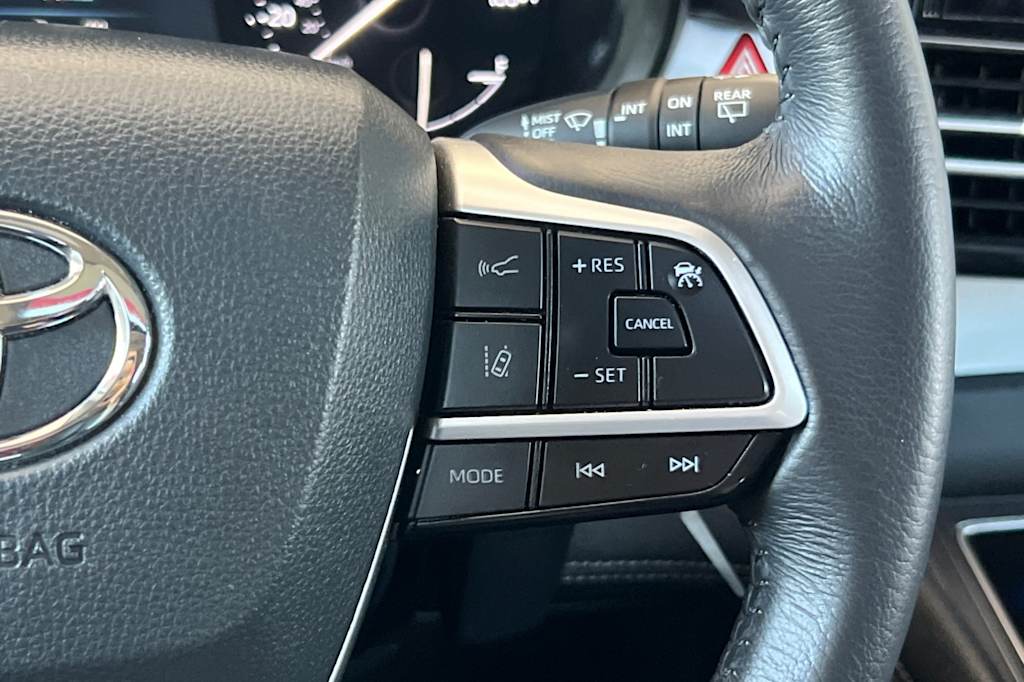 Thumbnail: 2025 Toyota Sienna - 31