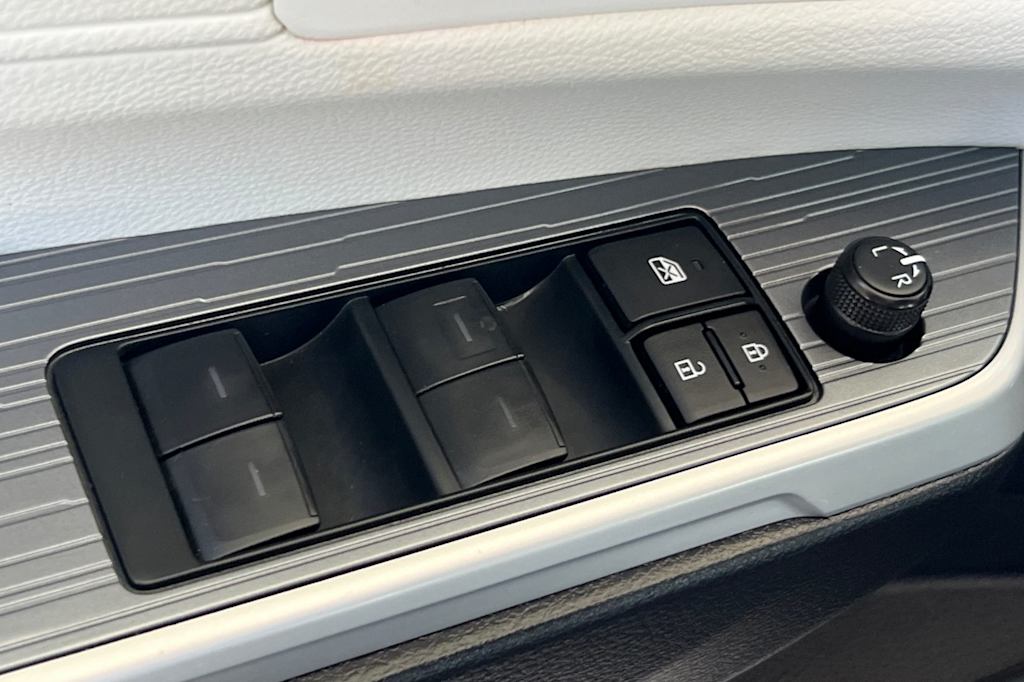 Thumbnail: 2025 Toyota Sienna - 21
