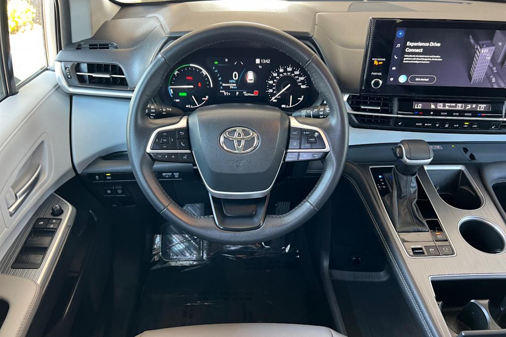 Thumbnail: 2025 Toyota Sienna - 11