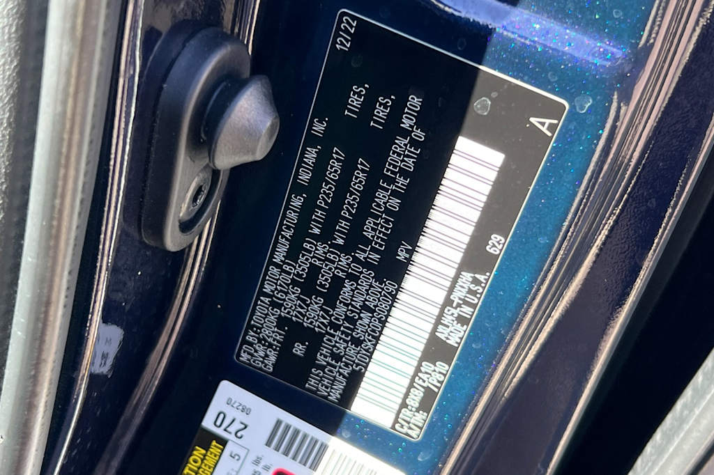 Thumbnail: 2023 Toyota Sienna - 16