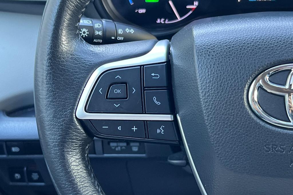 Thumbnail: 2023 Toyota Sienna - 31