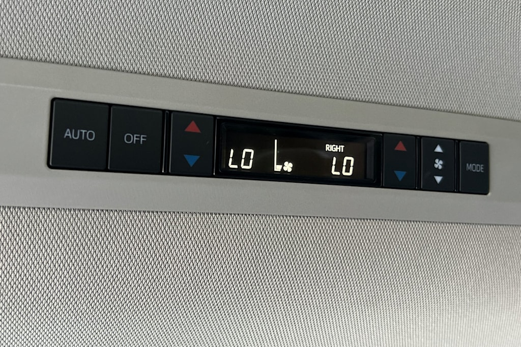 Thumbnail: 2023 Toyota Sienna - 16