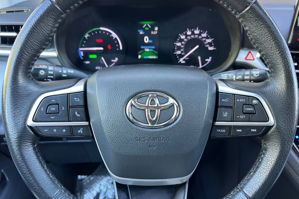 Thumbnail: 2023 Toyota Sienna - 28