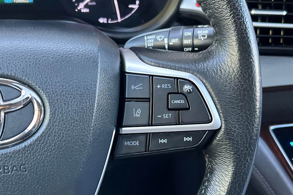Thumbnail: 2023 Toyota Sienna - 30