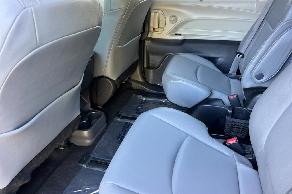 Thumbnail: 2023 Toyota Sienna - 10