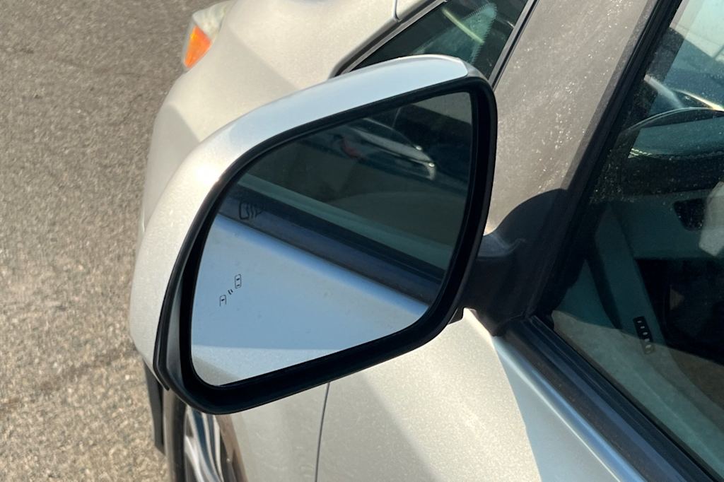 Thumbnail: 2019 Toyota Sienna - 15