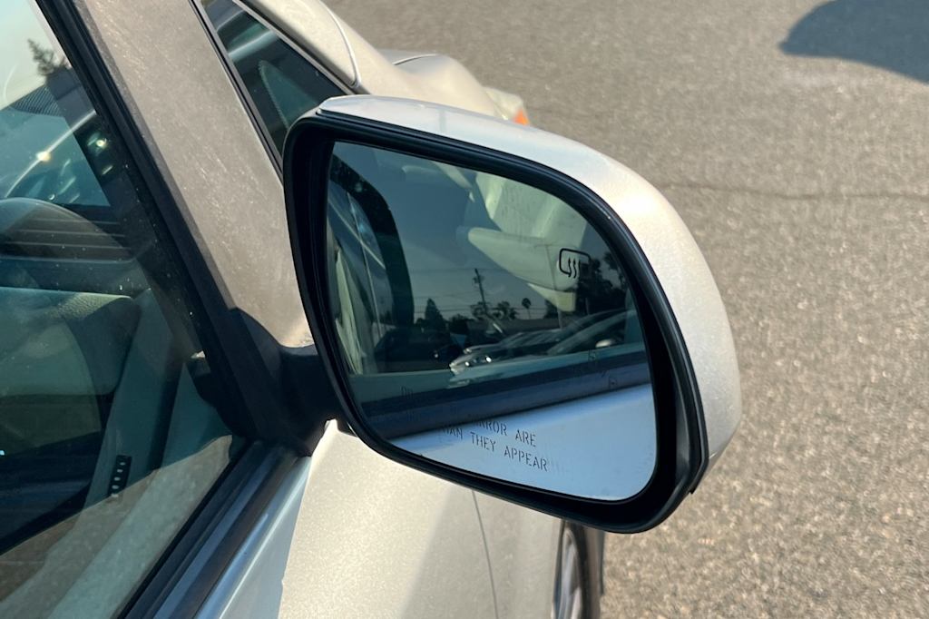 Thumbnail: 2019 Toyota Sienna - 20