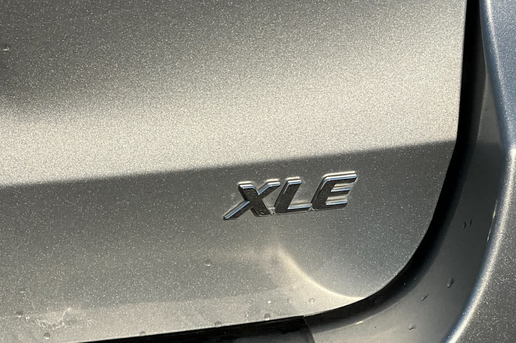 Thumbnail: 2019 Toyota Sienna - 25
