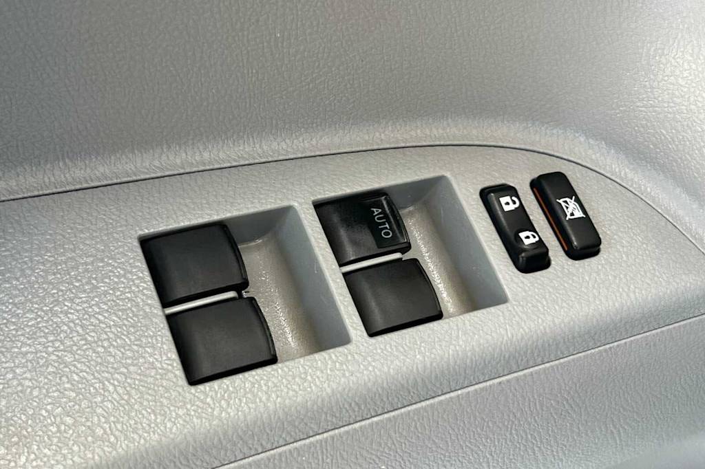 Thumbnail: 2013 Toyota Highlander - 22