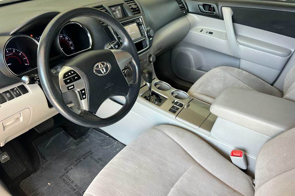 Thumbnail: 2013 Toyota Highlander - 8