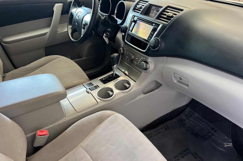 Thumbnail: 2013 Toyota Highlander - 12