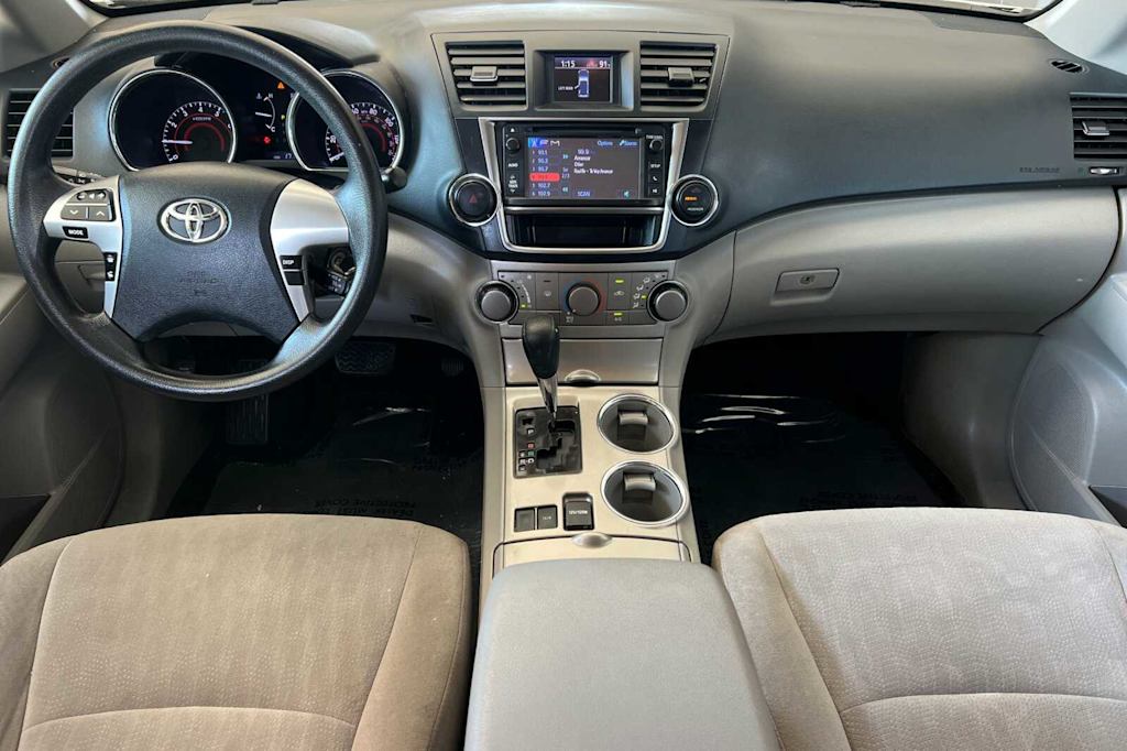 Thumbnail: 2013 Toyota Highlander - 2