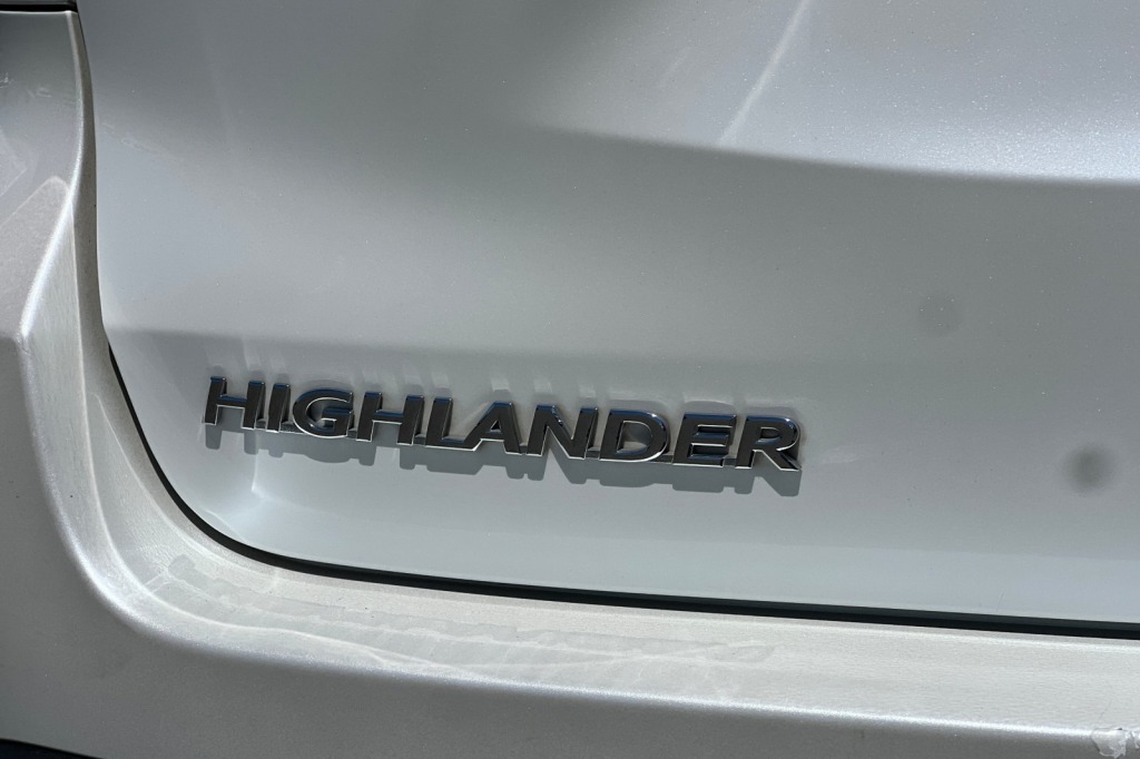 2017 Toyota Highlander LE 7