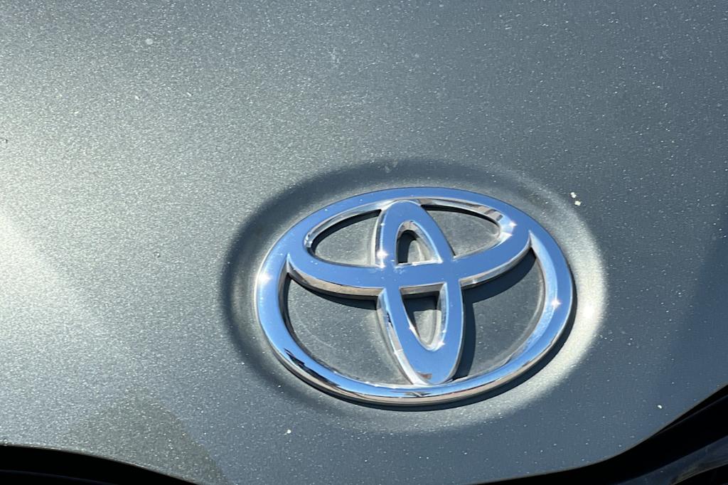 Thumbnail: 2013 Toyota Sienna - 7