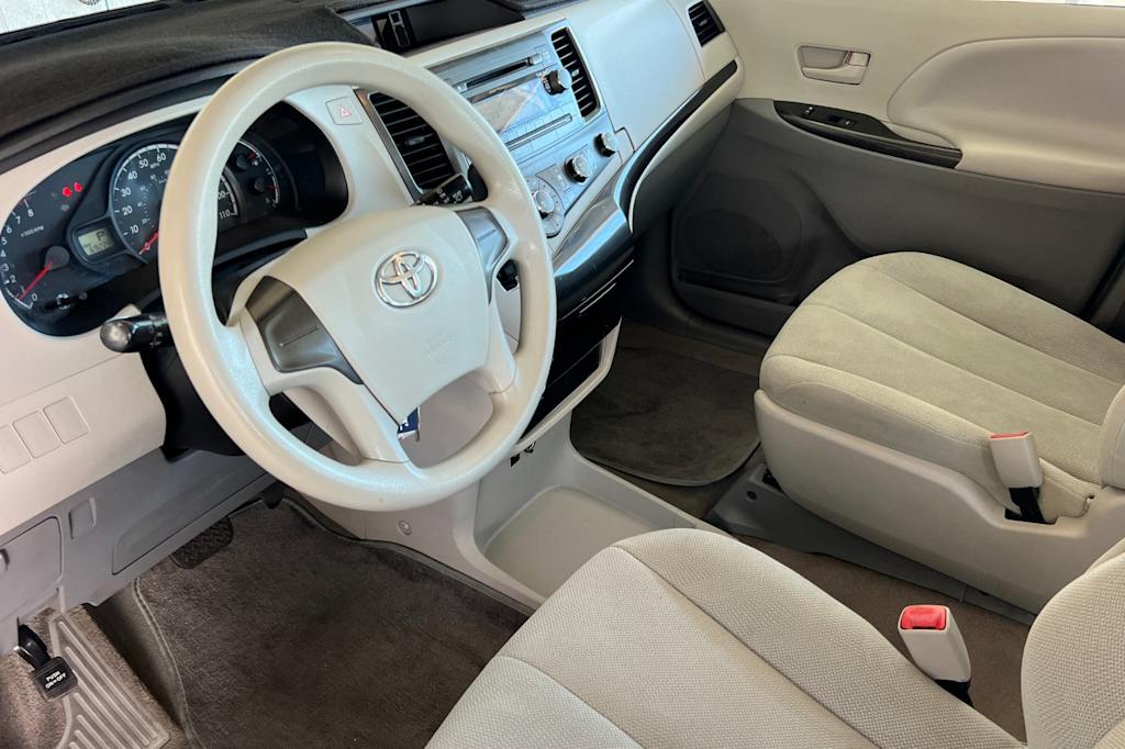 Thumbnail: 2013 Toyota Sienna - 2