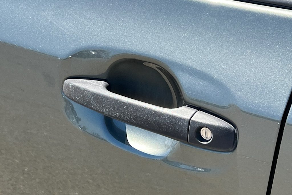 Thumbnail: 2013 Toyota Sienna - 13