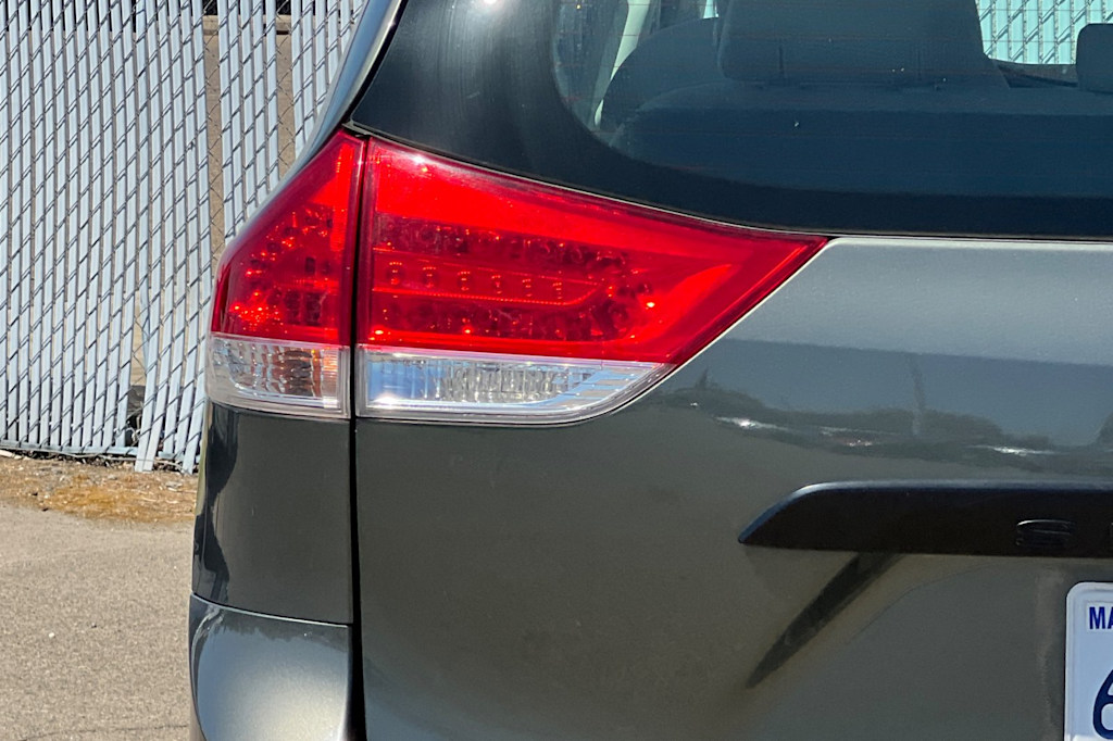 Thumbnail: 2013 Toyota Sienna - 24