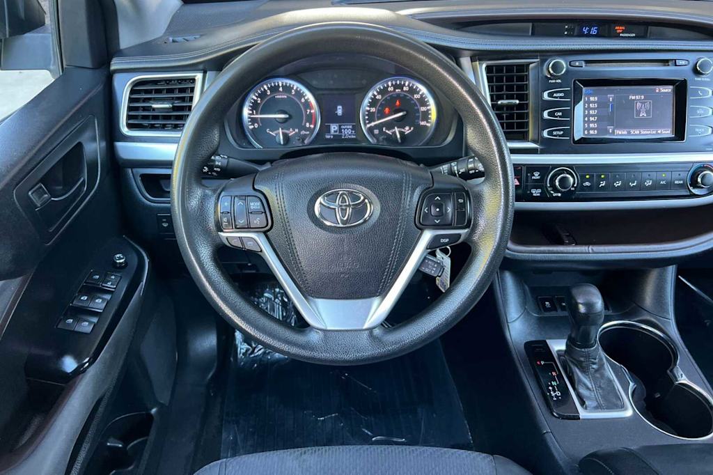 Thumbnail: 2016 Toyota Highlander - 12