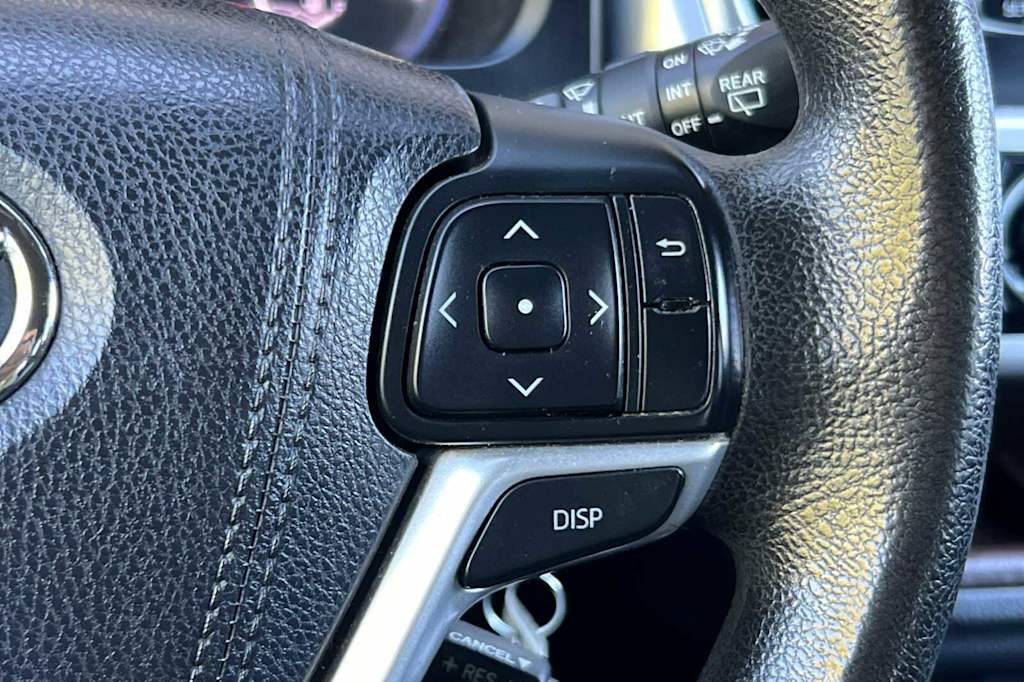 Thumbnail: 2016 Toyota Highlander - 29