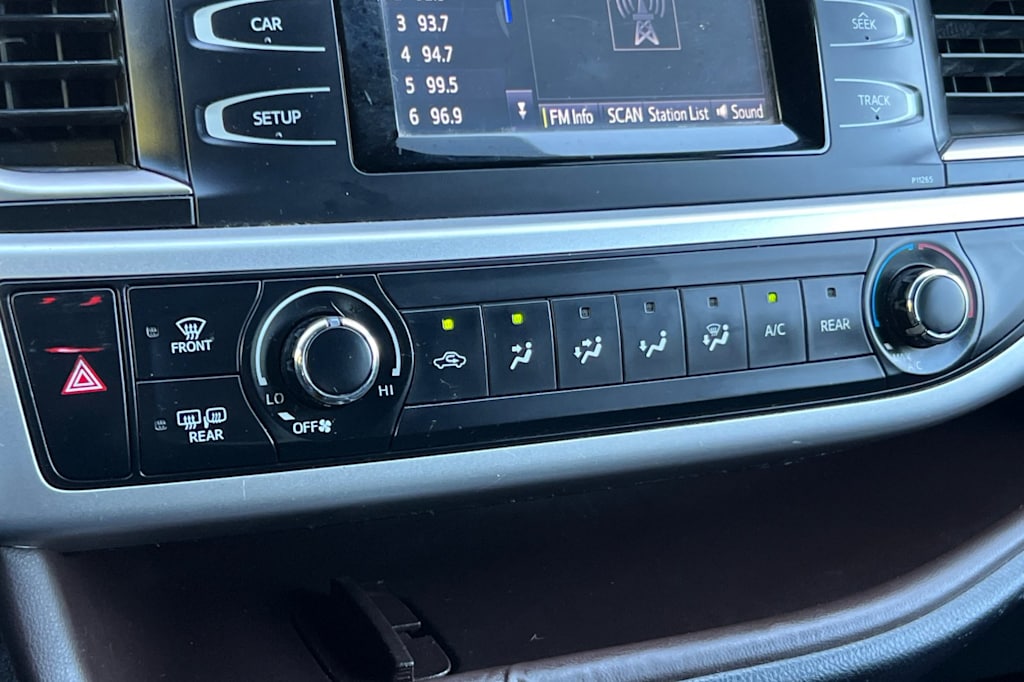 Thumbnail: 2016 Toyota Highlander - 26