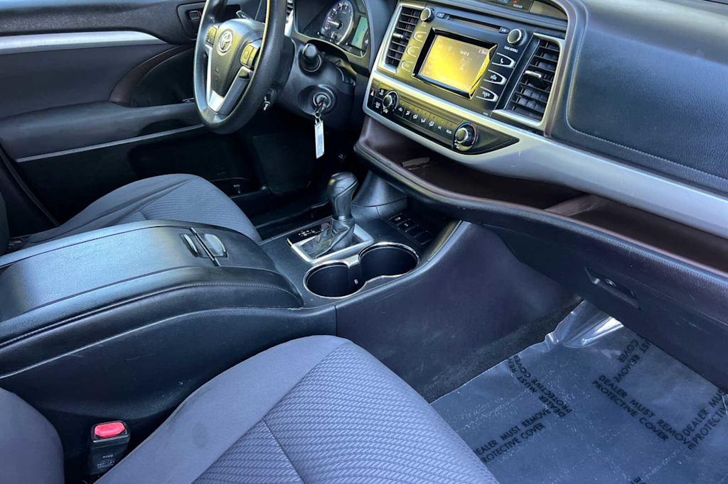 Thumbnail: 2016 Toyota Highlander - 13